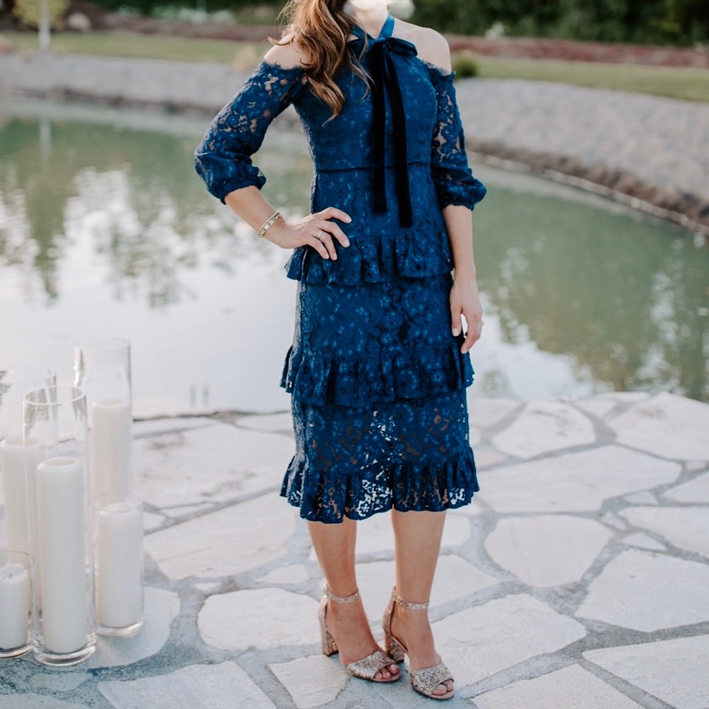 Aidan Mattox Navy blue Lace Dress with Velvet Bow.Size 2. Zipper. Ruffles